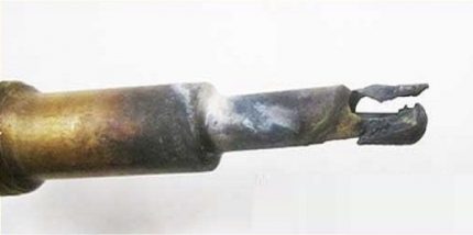 Pointe de thermocouple brûlée Pointe de thermocouple brûlée