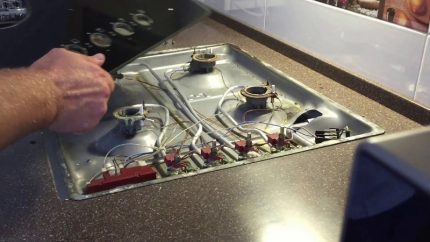 Installation d'un capteur de température et de flamme Montage d'une sonde thermocouple