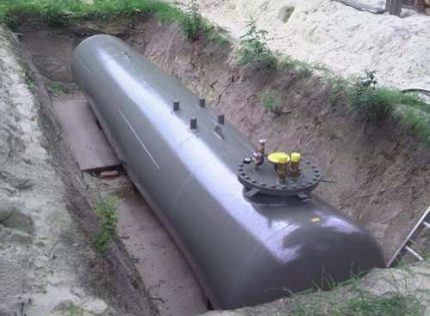 D'énormes réservoirs de stockage de gaz Réservoirs de gaz modernes