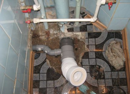 Tuyau ondulé pour toilettes