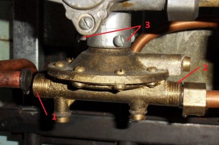 Démontage de l'engrenage de la colonne de gaz