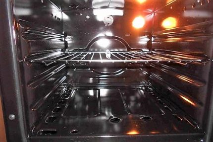 Bir gaz fırında arka ışık