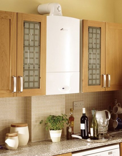 Montage du haut-parleur entre les armoires