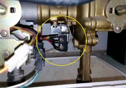 Microrupteur unité eau-gaz