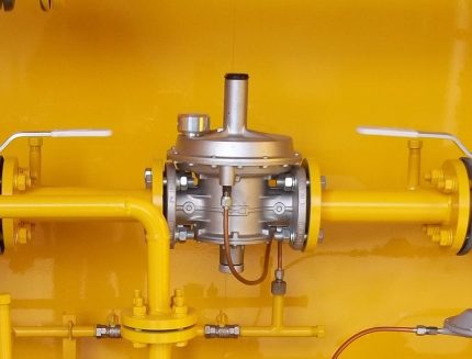 Unité de commande avec soupape de décharge Unité de commande avec soupape de décharge