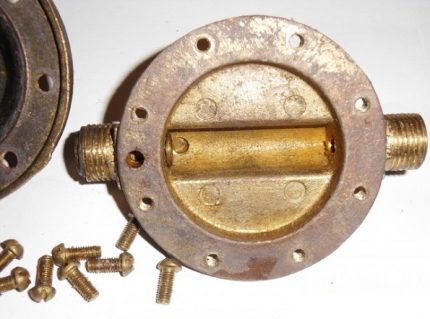 Vis de réduction d'eau