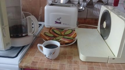 Aparelhos elétricos na cozinha Aparelhos elétricos na cozinha