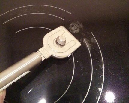 Glaskeramikschaber Glaskeramikschaber