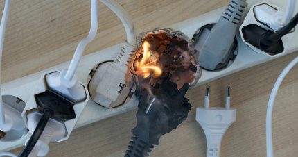 Ignição do cabo de extensão A tomada está ligada