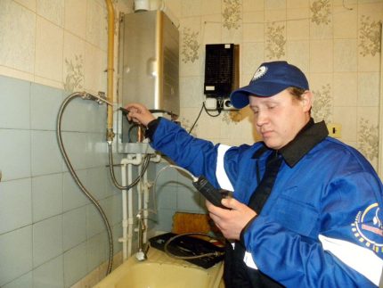 Gas leak test Leak of gas