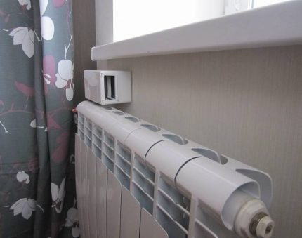 Vanne d'alimentation au-dessus du radiateur Vanne d'alimentation au-dessus du radiateur