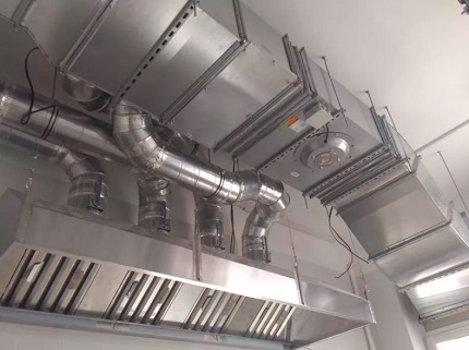 Metal duct connection