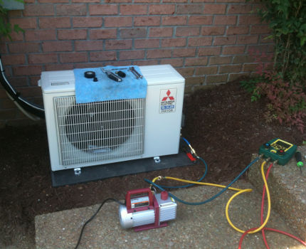 Effectuer l'évacuation du système divisé installé Système de séparation sous vide