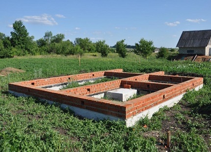 Square version of the base ventilation holes