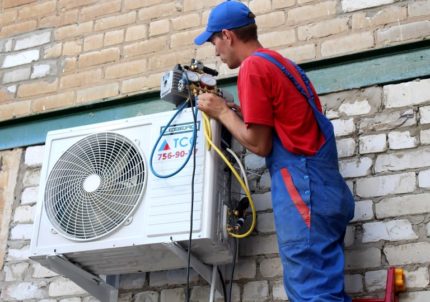 External unit of duct air conditioner External unit of duct air conditioner