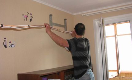 Laying the trunk for the air conditioner Laying the trunk for the air conditioner