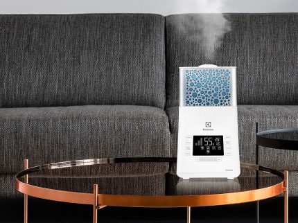 Humidificateur à ultrasons au centre de la pièce Humidificateur à ultrasons au centre de la pièce