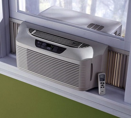 Die Öffnung mit Vorhängen füllen