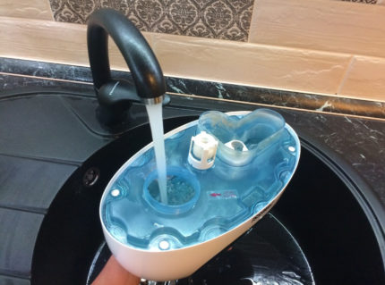 Umidificador é preenchido com água