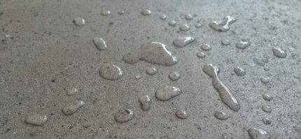 Action d'imprégnation pour sol en béton