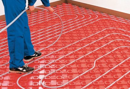 Montage sur tuyau sur tapis isolant thermique