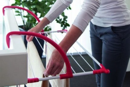 Accrochage correct des vêtements sur la sécheuse Accrochage correct des vêtements sur la sécheuse