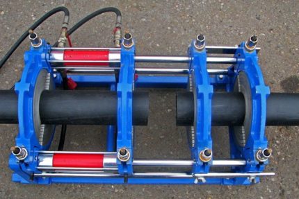 Tubes dans l'équipement de soudage bout à bout