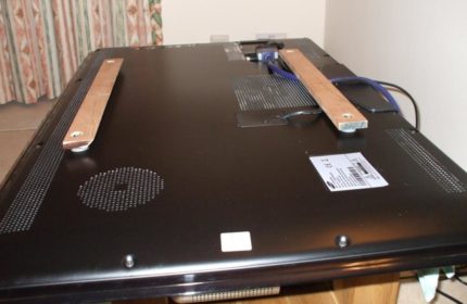 Support avec planches en bois