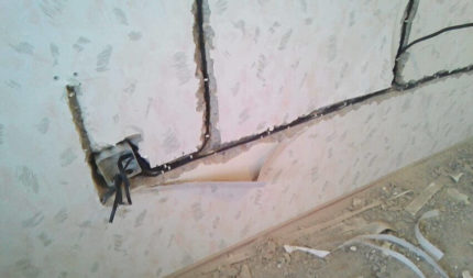 Tuyauterie murale pour le câblage Tuyauterie murale pour le câblage