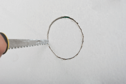 Couper un cercle lisse sur une feuille