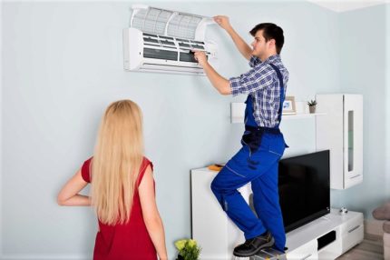 Le maître connecte l'unité interne du système split